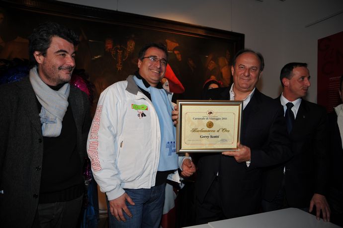 Ingrandisci la foto